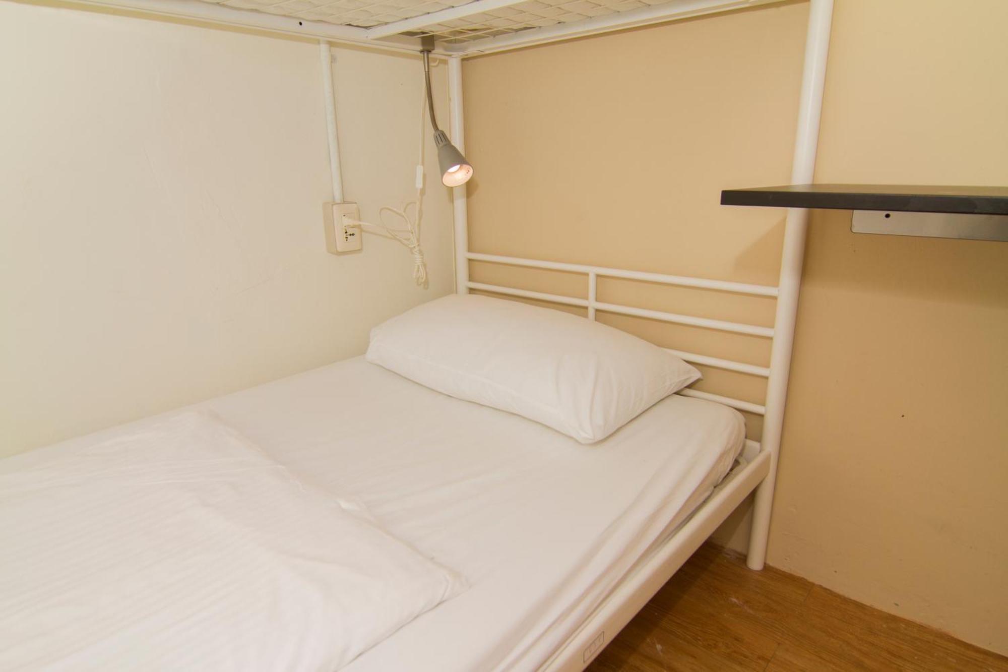 Mr. Lobster'S Secret Den Design Hostel Тайбэй Номер фото